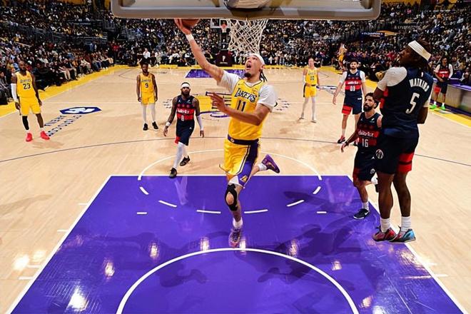 贾克森·海斯天赋被低估，湖人角色受限难掩潜力