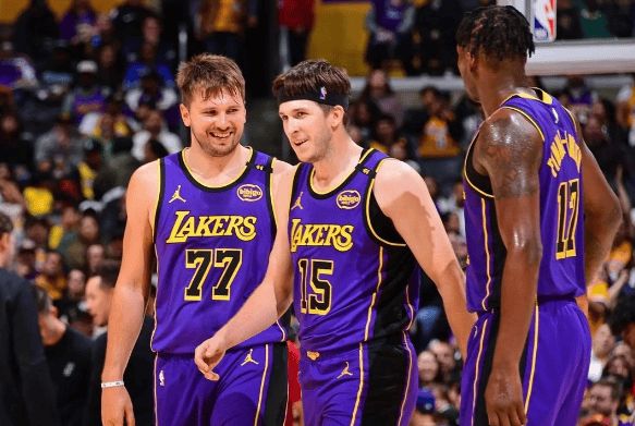 湖人季后赛前景暗淡 两大核心伤缺詹姆斯背负重