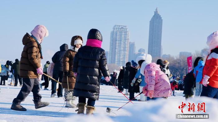 黑龙江启动百万青少年冰雪运动计划 体教融合助